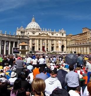 Plac św. Piotra w dniu beatyfikacji Jana Pawła II