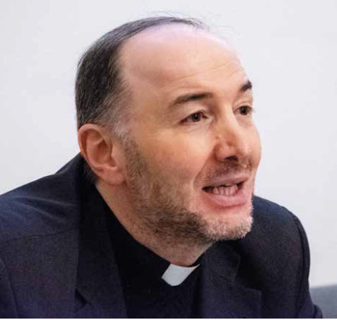 Franco Manzi, 55 lat, biblista i teolog, emerytowany kierownik studiów na Wydziale Teologicznym Północnych Włoch w Seminarium Arcybiskupim w Mediolanie (2012–2020)