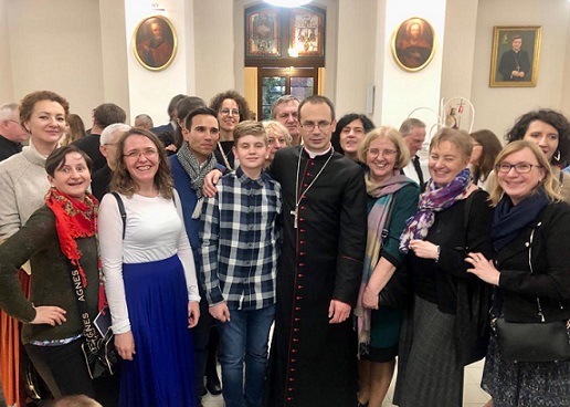 Z grupą przyjaciół z Ruchu w dniu święceń biskupich