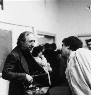 1983. Don Giussani na Politechnice Mediolańskiej (fot. Federico Brunetti)