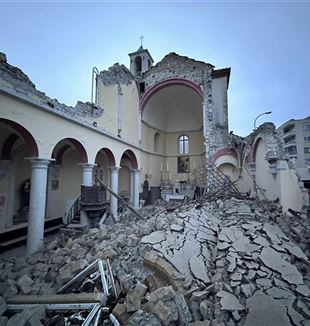 Katedra Iskenderun po trzęsieniu ziemi (fot. Antuan Ilgit SJ)