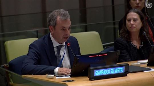 Giampaolo Silvestri podczas przemówienia w ONZ, 22 lutego 2023