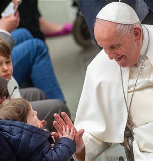 Papież Franciszek podczas audiencji (Catholic Press Photo)