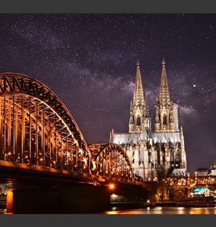 Katedra w Kolonii (©Unsplash/Nikolay Kovalenko)