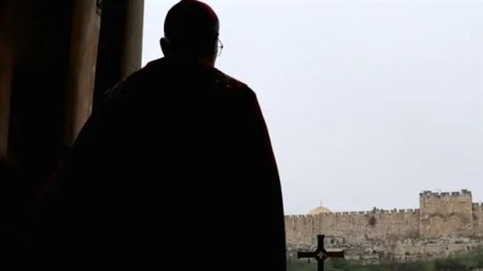 Z powodu ograniczeń patriarcha Pierbattista Pizzaballa samotnie przewodniczy celebracjom wielkanocnym w Jerozolimie w Ziemi Świętej